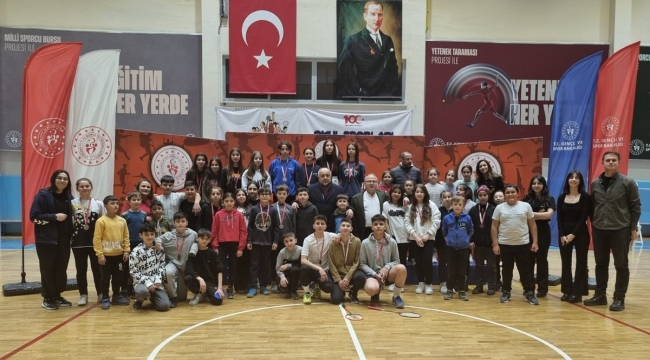 Afyon’da Badminton Turnuvası Sona Erdi