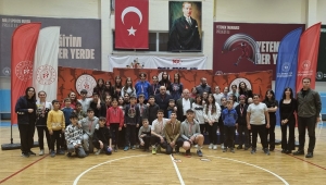 Afyon’da Badminton Turnuvası Sona Erdi