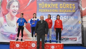 U-17 Buse Tosun Türkiye Güreş Şampiyonasında Taşoluk Spor Kulübü birinci oldu