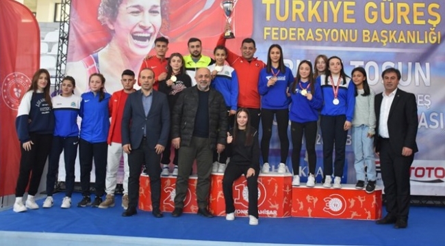 U-17 Kadınlar Türkiye Güreş Şampiyonası tamamlandı, işte dereceye girenler!..