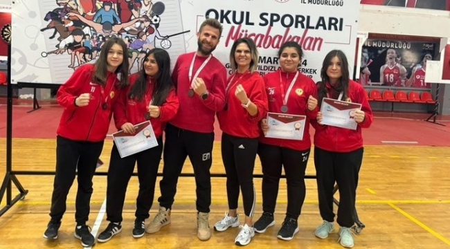 Afyonkarahisar'dan Okul Sporları Dart Grup Müsabakalarında büyük başarı