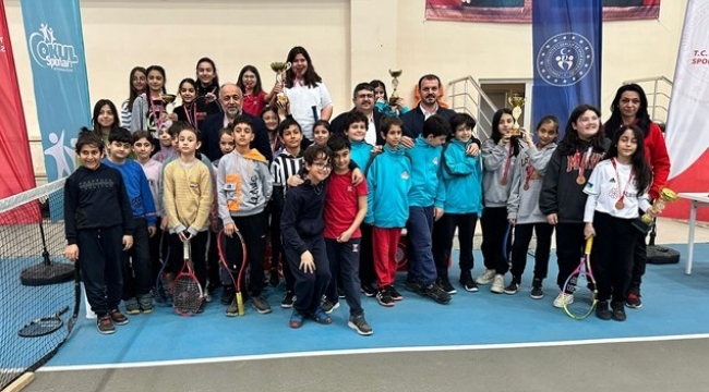 Okul Sporları küçükler tenis müsabakaları tamamlandı