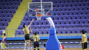 U-18 Erkekler Basketbol Bölge Şampiyonası Tamamlandı: İzmir Bornova Ve Aydın Akademi Yarı Finallere Yükseldi