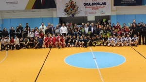  Badminton müsabakaları, Çiğiltepe Spor Salonu'nda başladı