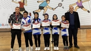 Sinanpaşa Kırka Şehit Ramazan Bağlan Ortaokulu Badminton'da Bölge Şampiyonu!
